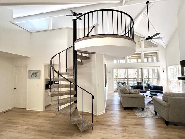 Foto del edificio - 2975 Deer Point Dr