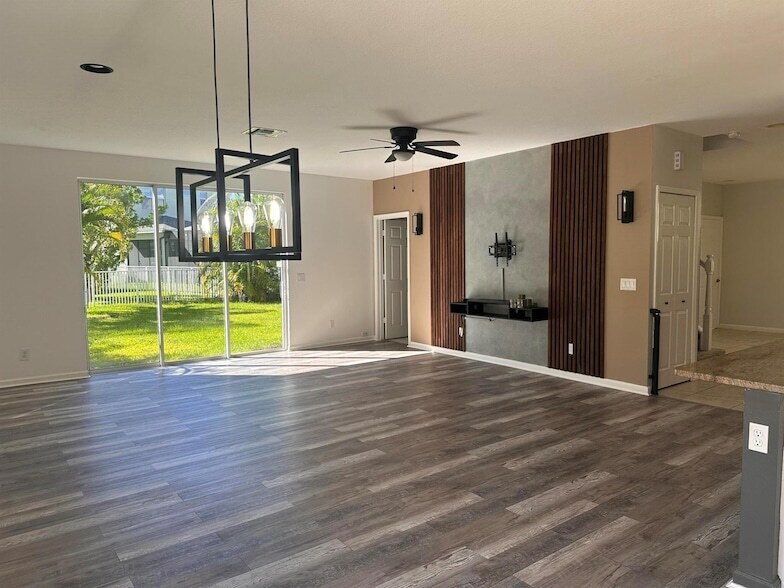 Foto del edificio - 1452 NW Leonardo Cir