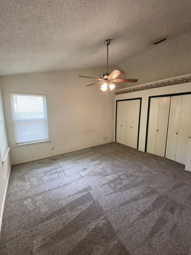 Building Photo - Northwest Crossing