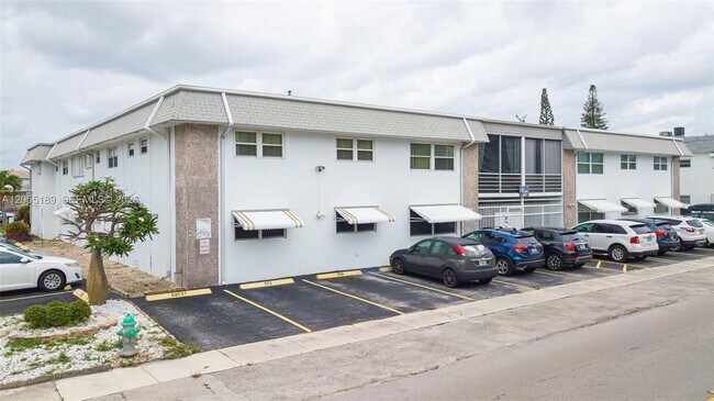 Foto del edificio - 1300 N 17th Ave