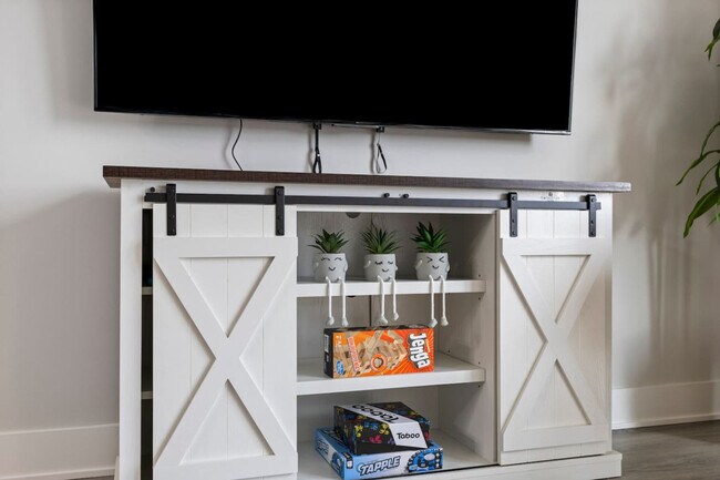 Foto del edificio - 28294 Ferry Rd