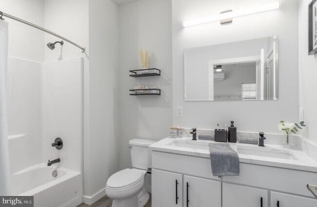 Foto del edificio - 17000 John Penn Cir