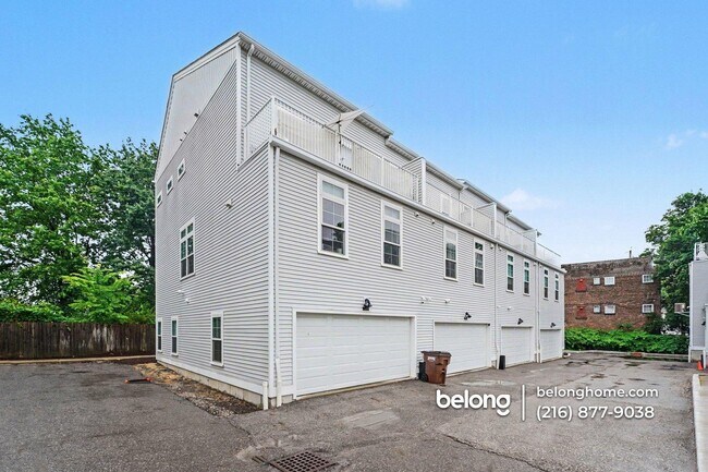 Foto del edificio - 12021 Ashbury Ave