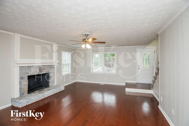 Foto del edificio - 1593 Pine Shadows Dr