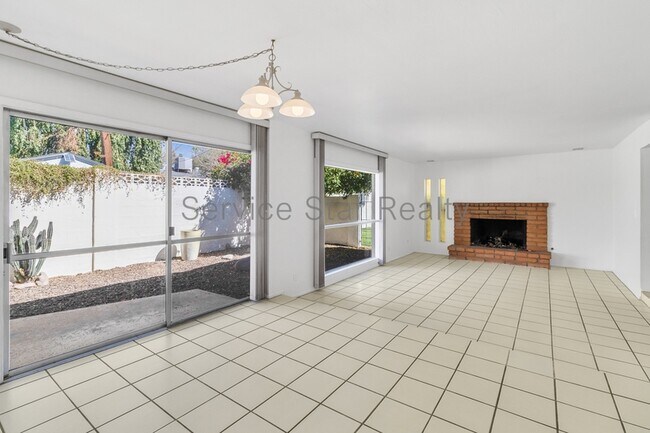 Foto del edificio - 6050 N Calle Mio