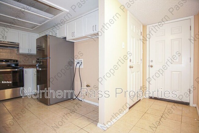 Building Photo - 11608 James Watt Dr
