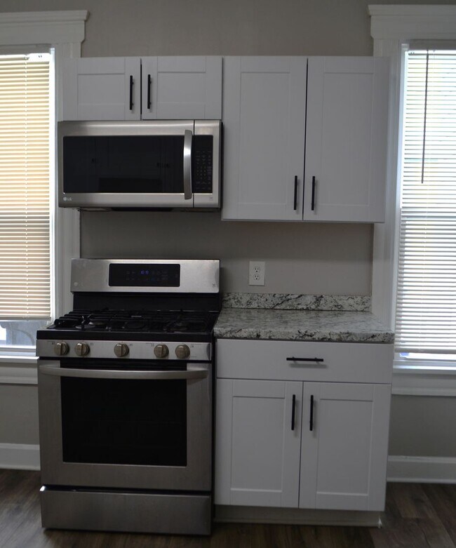 Foto del edificio - 6613 Wakefield Ave