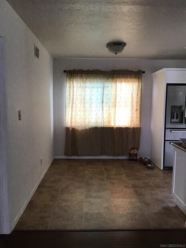 Foto del edificio - 2268 Finch Ln
