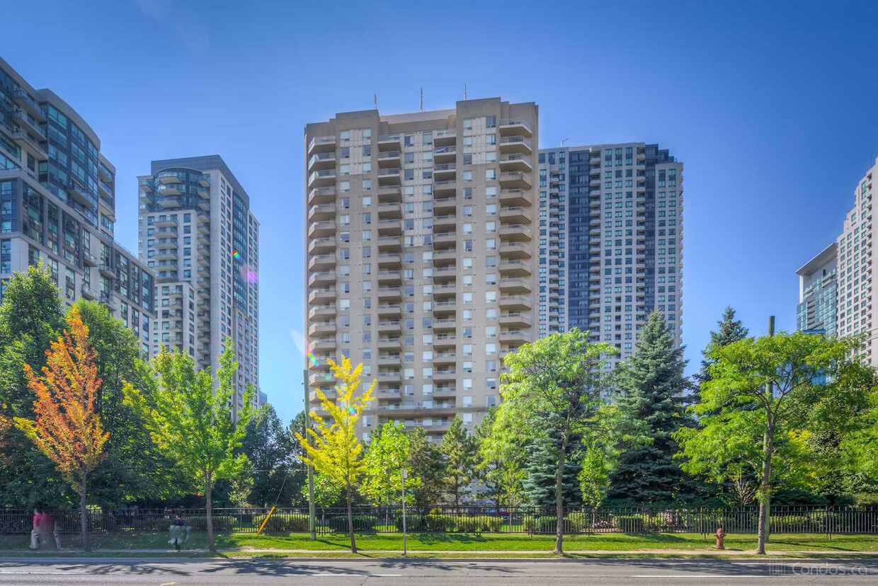 Photo du bâtiment - 18-1818 Hillcrest Ave