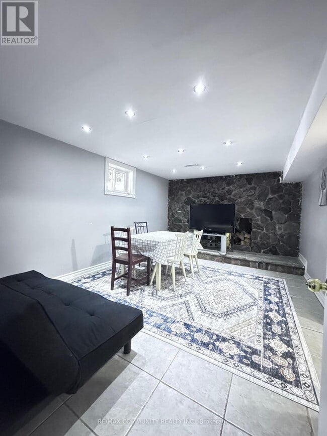 Photo du bâtiment - 10 Oakridge Dr