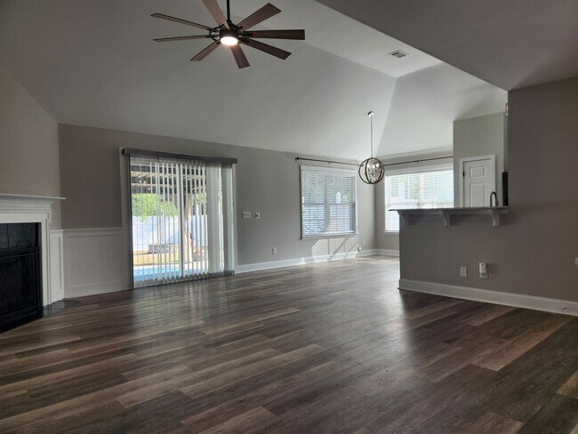 Building Photo - Tastefully updated 3 Bedroom 2 Bath home in The Arbors of Pooler!