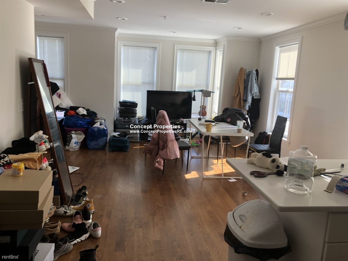 3 br, 1.5 bath - 2747 Washington St Apt 3M - 3 br, 1.5 bath  - 2747 Washington St Apt 3M