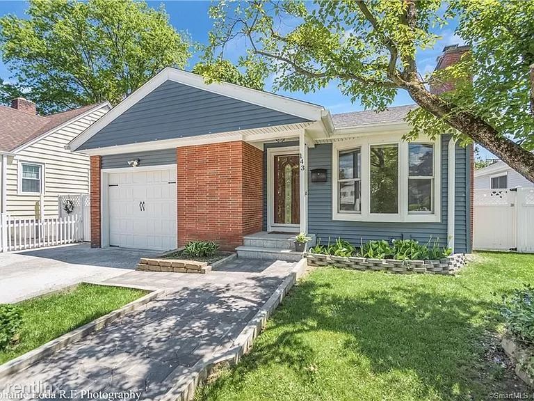 Foto principal - 3 br, 3 bath House - 143 Clark St