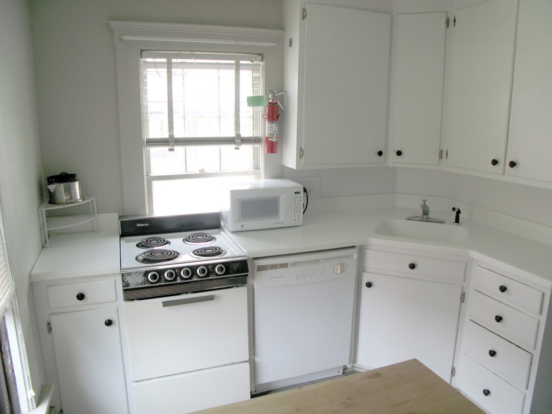 432 S 4th Ave - All Utilities Included - 432 S 4th Ave - All Utilities Included