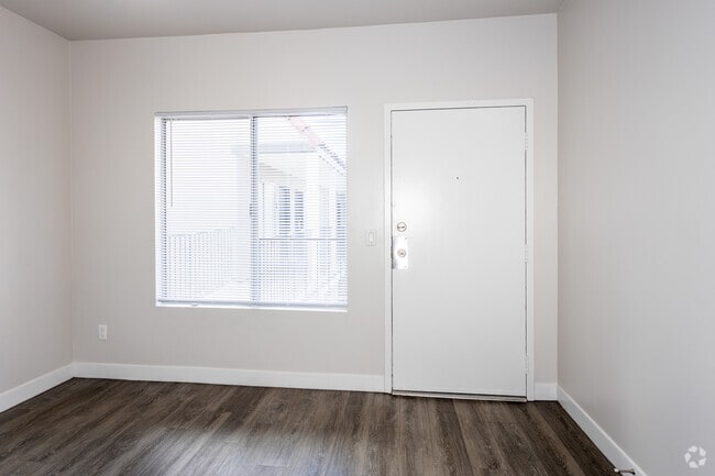 1BR, 1BA - 396SF - The Presidio Apartments