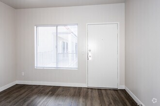 1BR, 1BA - 396SF - The Presidio Apartments
