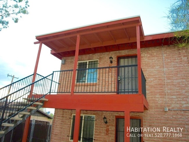 Building Photo - 2Bed/1Bath University Area, Triplex at Sug...