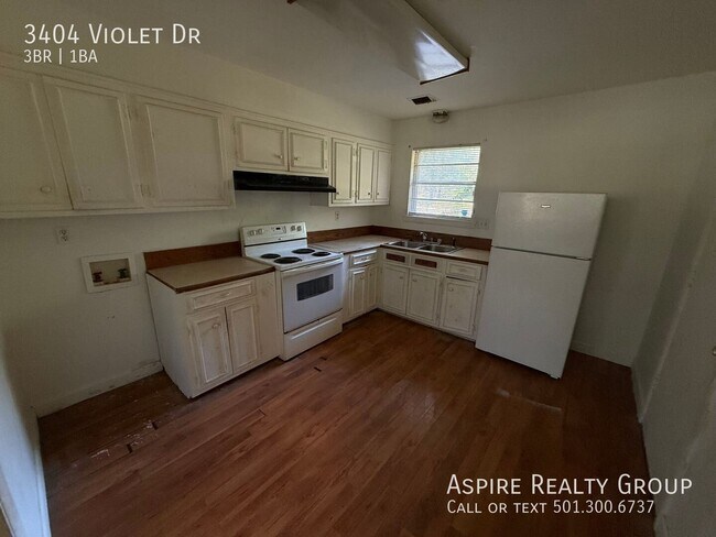 Building Photo - 3404 Violet Dr