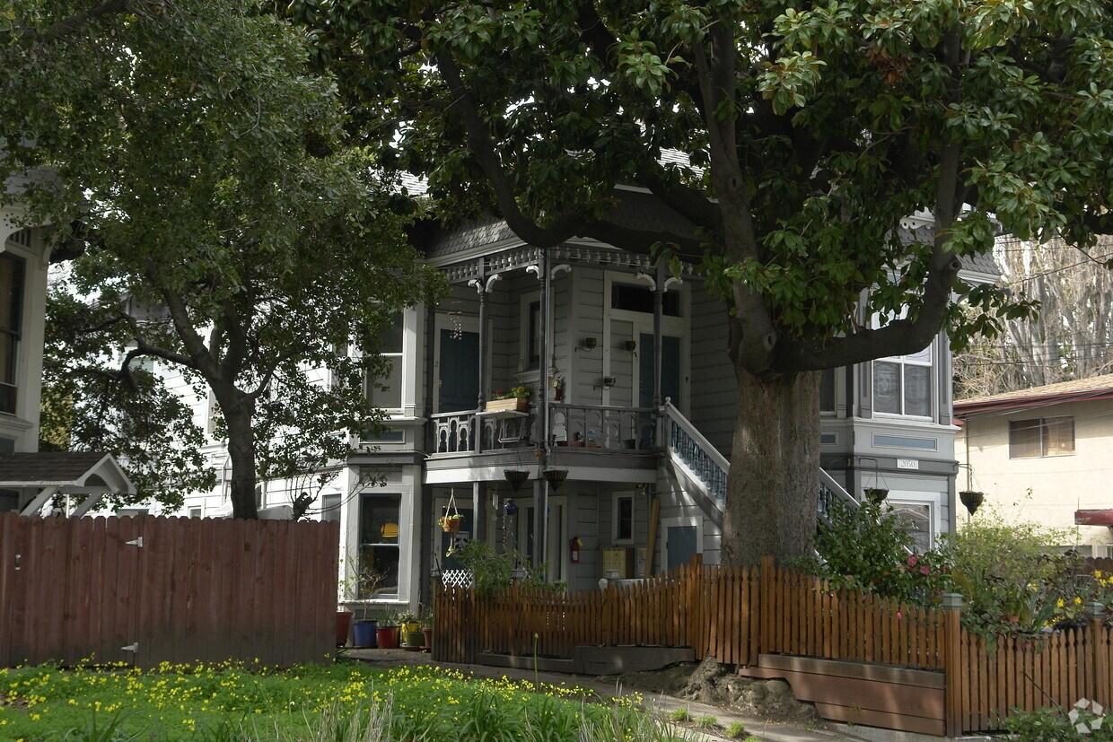 Building Photo - 2050 Eagle Ave