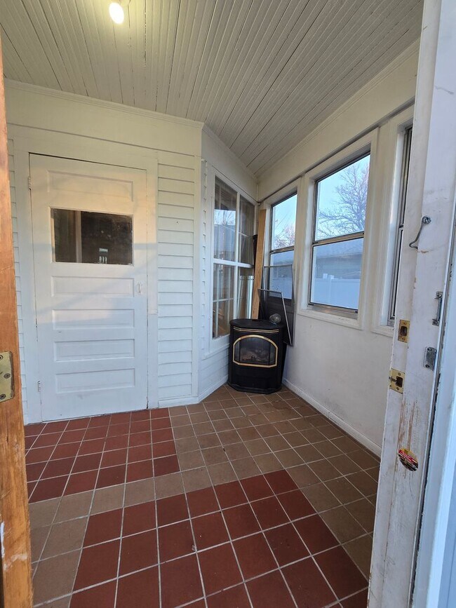 Foto del edificio - 135 Custer Ave