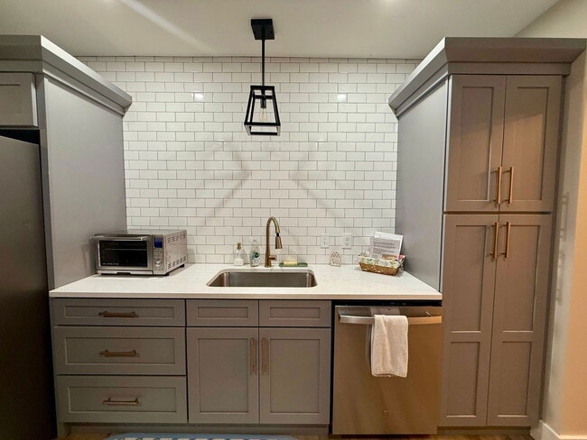 Building Photo - 521 Locust St