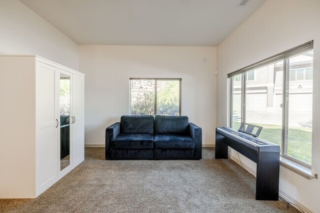 Foto del edificio - 210 Edgewood Cir