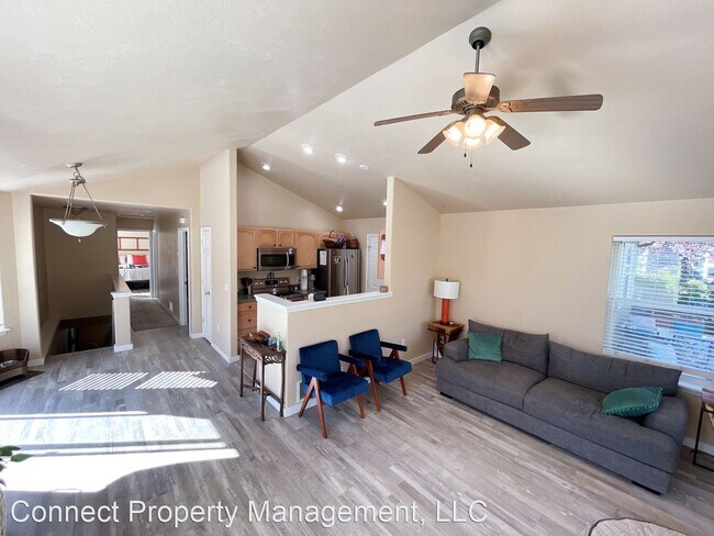 Building Photo - 3 br, 2 bath House - 688 Green Tree