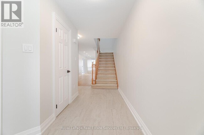 Building Photo - 2155 Duncaster Dr