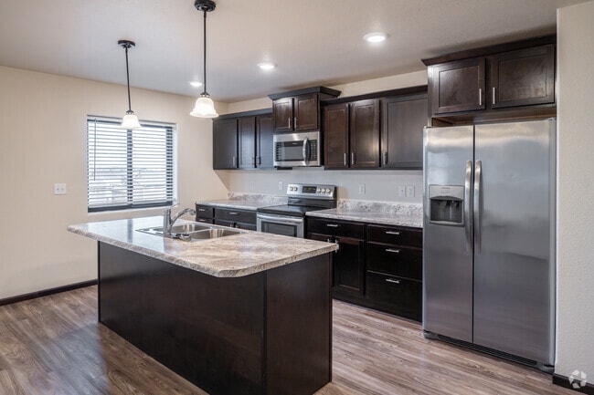 1BR, 1BA - 716SF - Kitchen - Fox Run Apartments