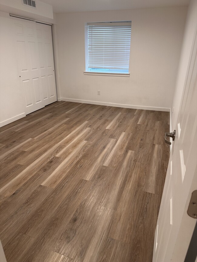 Building Photo - 14907 E 2nd Ave