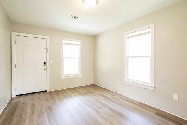 Foto del edificio - 2969 Myra St