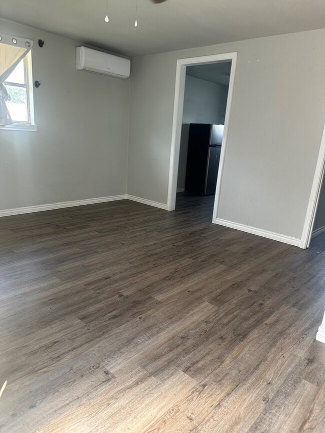 Foto del edificio - 3614 Eisenhower Rd