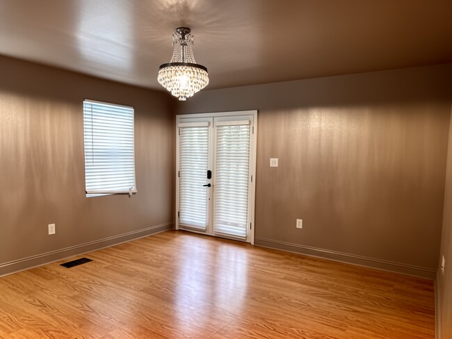Sala de estar - 6022 Vermillion Blvd