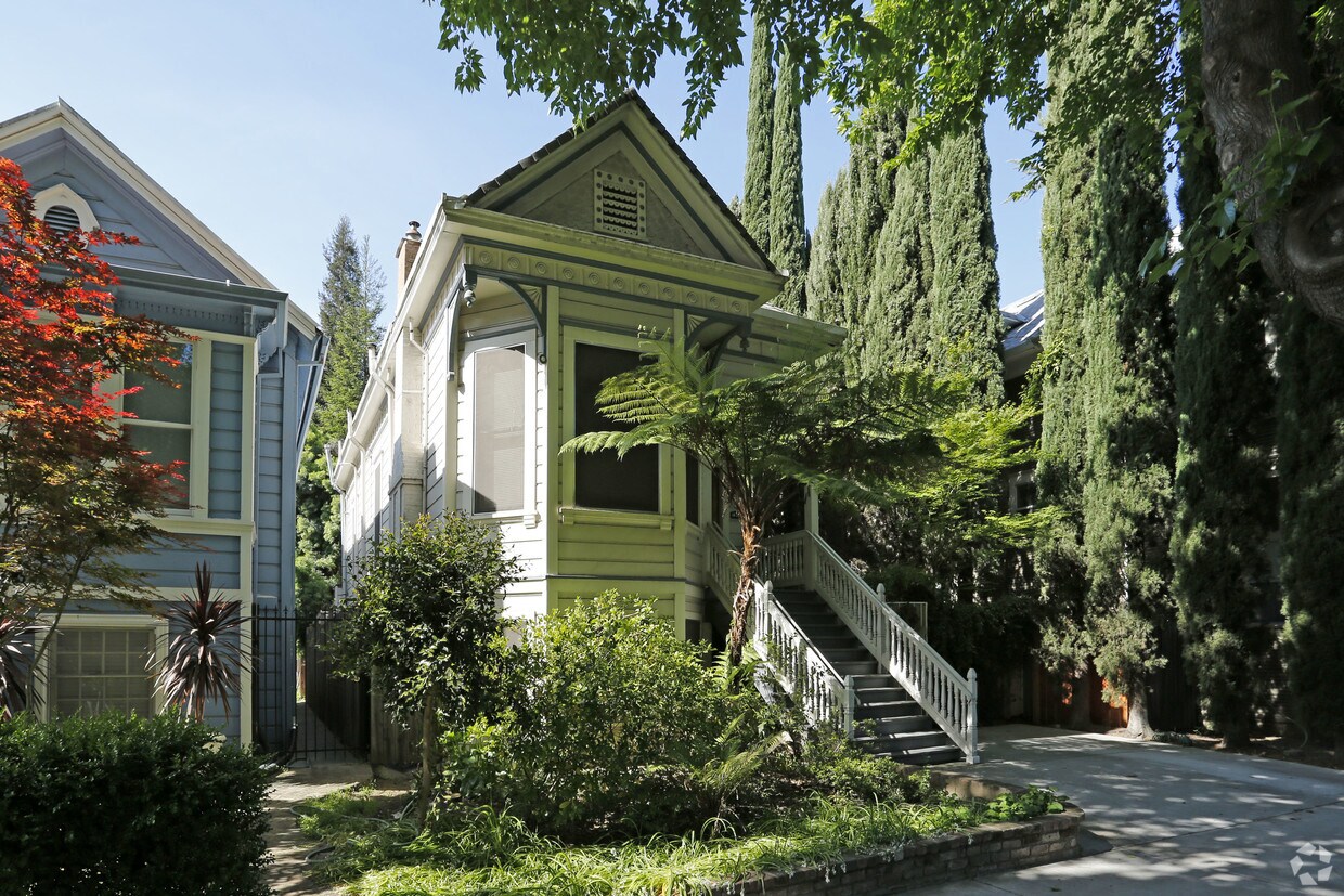 Building Photo - 1314 Q St