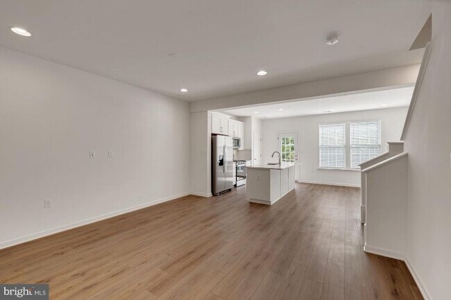 Foto del edificio - 116 COPELEY Cir