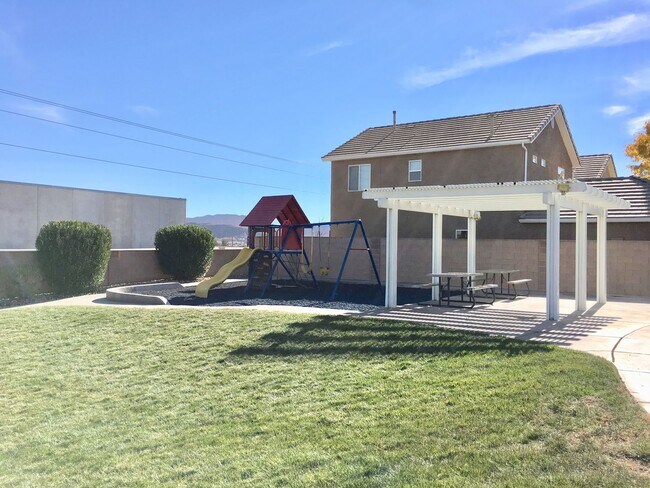Foto del edificio - 3-BR Townhome in Fox Cove
