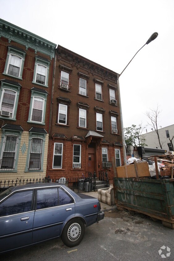 Building Photo - 123 Troutman St
