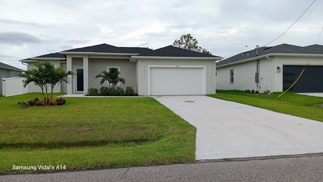 Building Photo - 161 Antilla Dr