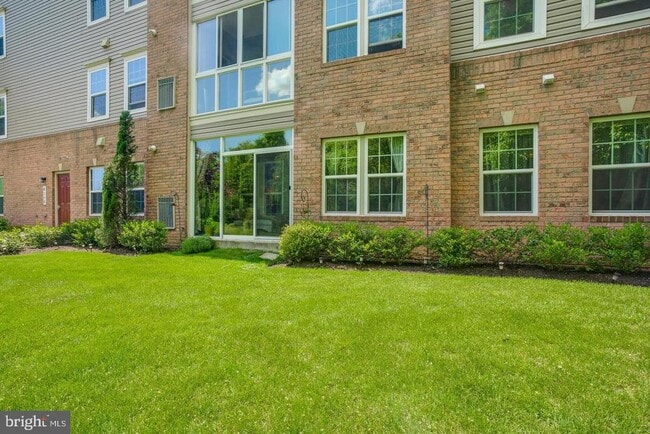 Building Photo - 8390 Ice Crystal Dr