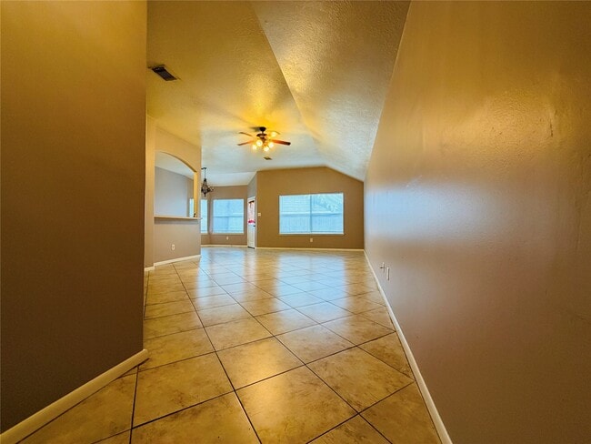 Foto del edificio - 19730 Cozy Cabbin Dr