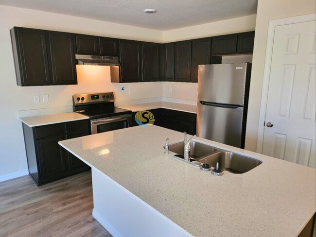 Foto del edificio - Dazzling 2BR/2BA Duplex for Rent