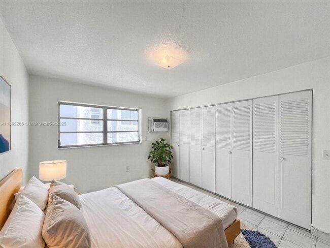Foto del edificio - 818 Meridian Ave