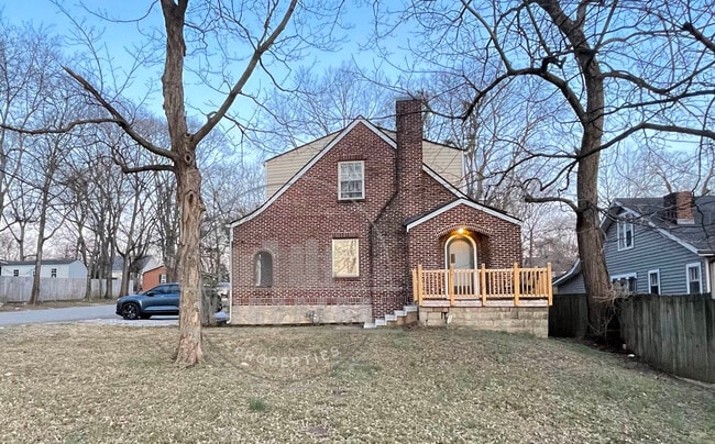 Photo - 1341 Meridian St House