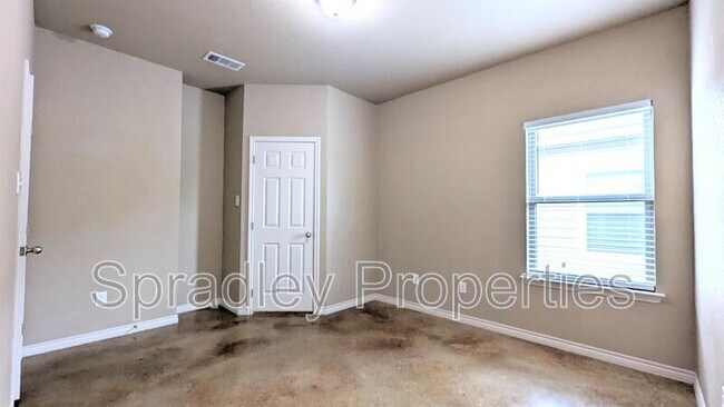 Foto del edificio - 7028B Cameron Park Rd