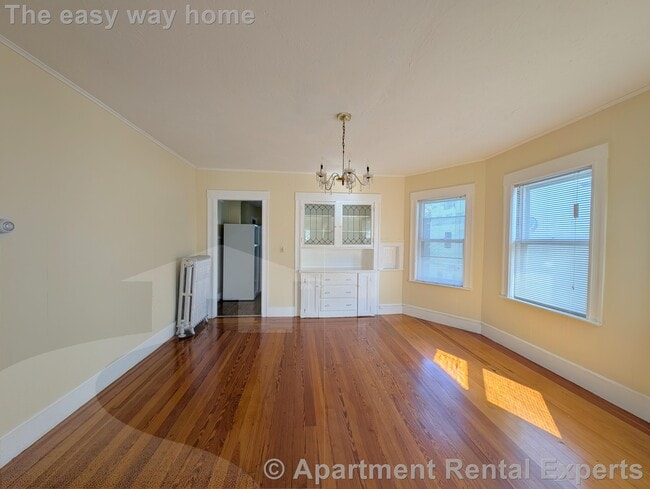 Building Photo - 58 Monument St