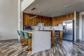 Building Photo - 2120 Stephens Pl