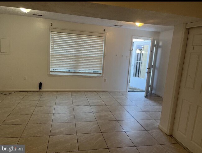 Foto del edificio - 14684 Cloverdale Rd