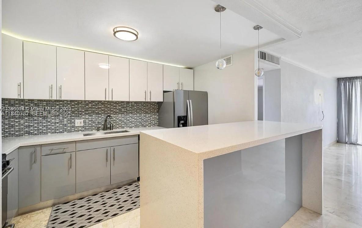 Foto principal - 150 SE 25th Rd