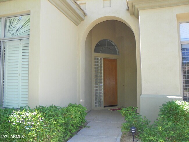 Foto del edificio - 10703 E Caribbean Ln