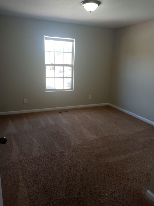 Building Photo - 1732 Thistlewood Dr